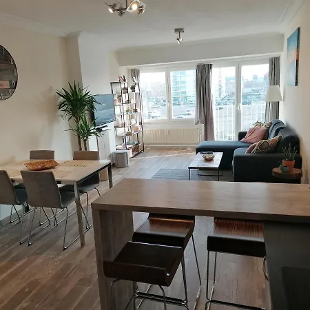Appartement Vlak Aan Zee Ostende